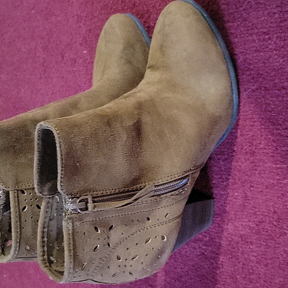 Brown ankle boots size 9